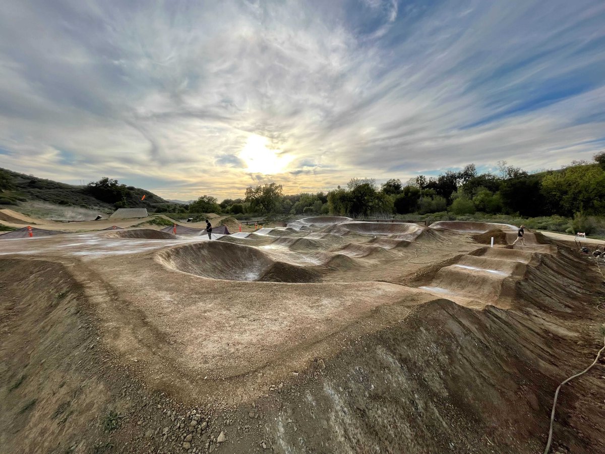 camtborg's tweet photo. Member org @CORBAmtb just completed the Sapwi Bike Park phase IV pump track upgrade! 💫 #MTB #losangeles #LATrails #mountainbiking #bikepark https://t.co/Xfndk2ayK1