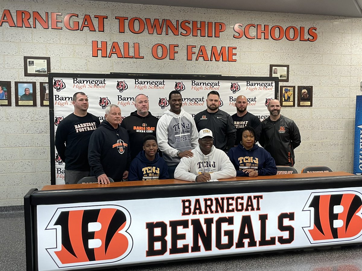 Congratulations to our TE/LB Sr. Keean Paul on his commitment to continue his academic and athletic future at TCNJ. Wish you nothing but the best! #ALLIN <a href="/bengalpride67/">John Germano</a> <a href="/ROBMSFootball/">Brackman Middle School Football</a> <a href="/JrBengalsYFC/">Barnegat Jr. Bengals</a> <a href="/TCNJfootball/">TCNJ Football</a>