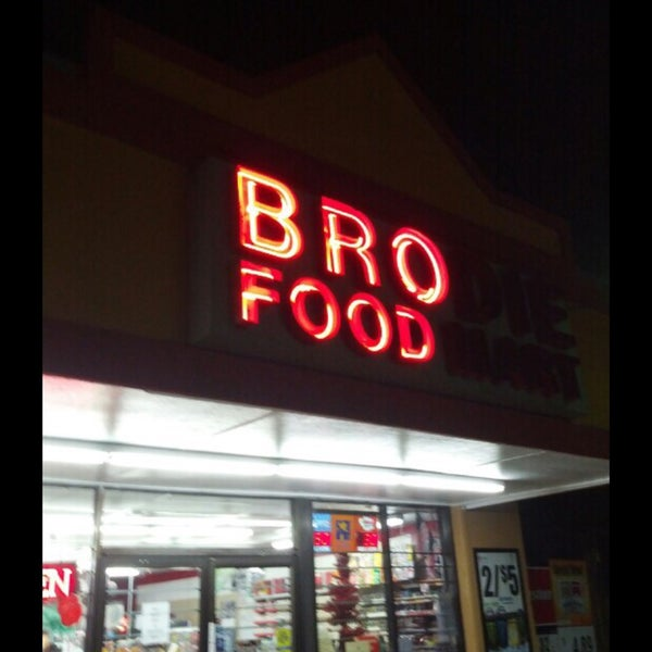 tumblrsexywoman's tweet photo. Anyone who's a part of the #BrumbyNation wanna get something at #BroFood with me? Tell me your #order in the #replies and I'll buy it for you! https://t.co/APT1KNqxLu