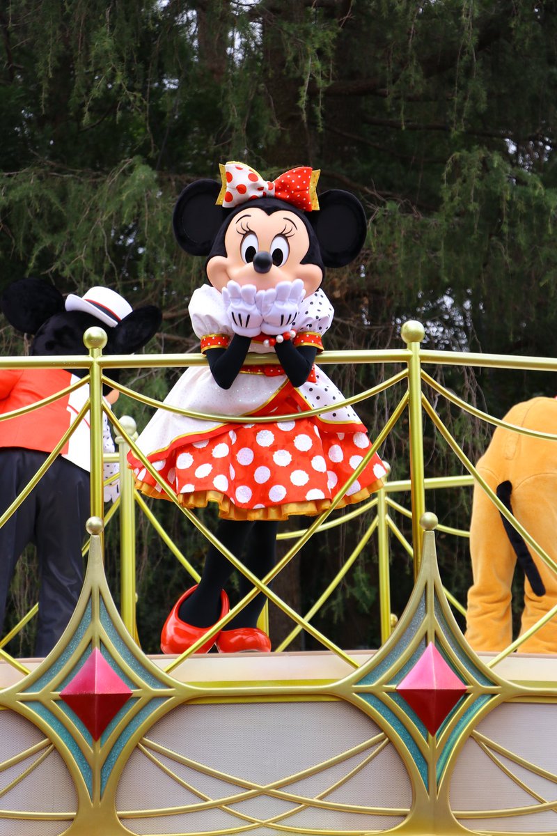 sc1nd1l's tweet photo. ディズニーにインする日が決まったぁぁああぁぁあ！！
久々過ぎて嬉しい♡
ちょっと先だけど、楽しみぃ〜♡
とりあえず過去写真だけどあげてテンションもあげていく！ https://t.co/ge7rLV1qil