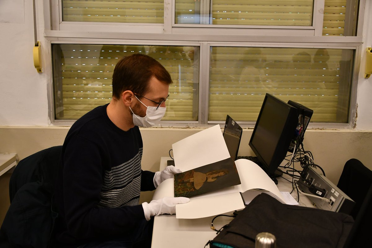 HumanidadesC's tweet photo. Apreciamos diverso material fotográfico para visualizar y comprender la evolución fotográfica a lo largo de la Historia y su importancia en la disciplina como herramienta de proporción de información. https://t.co/9qZj2Ns0ec