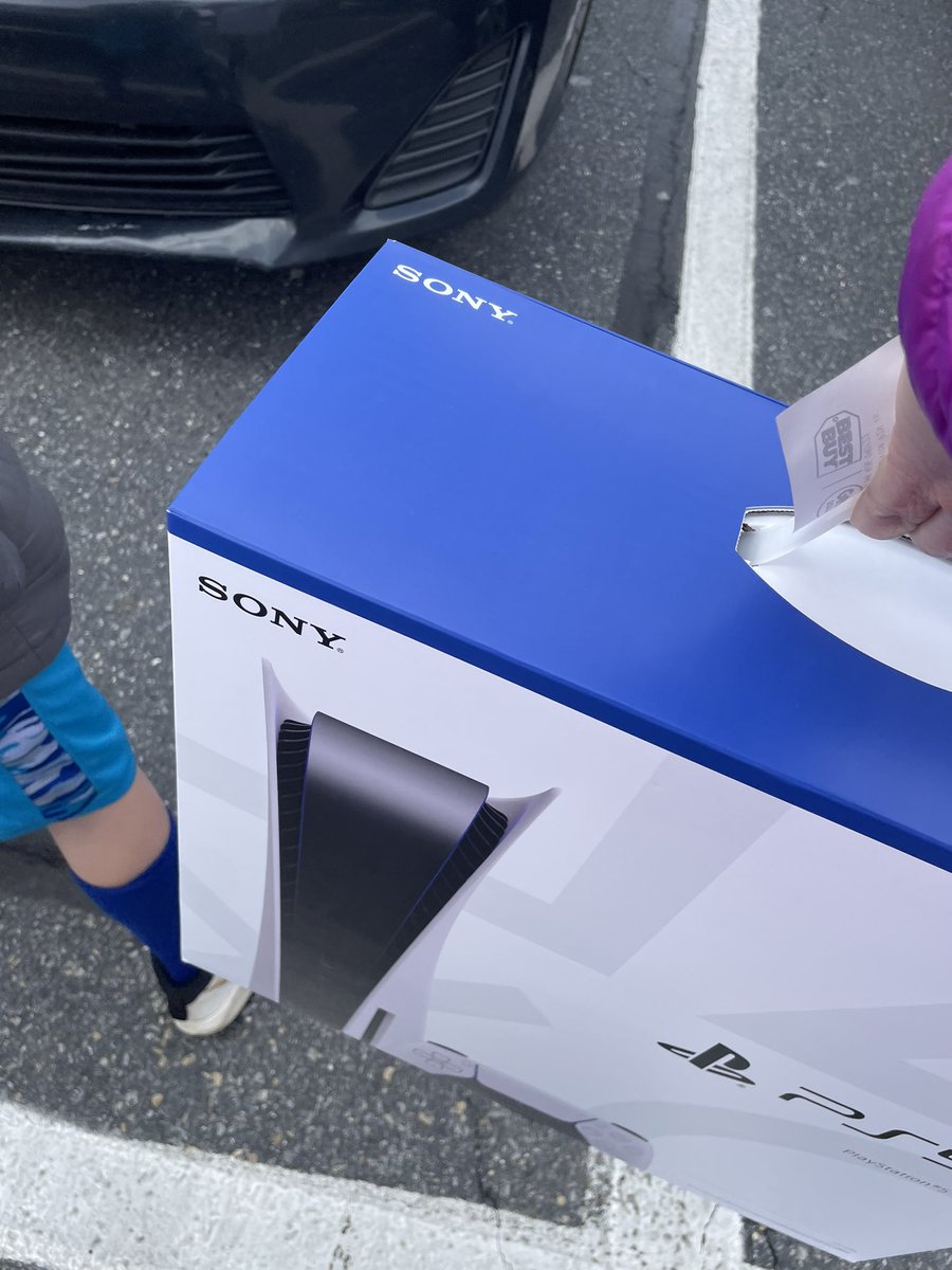 RealLifeParent2's tweet photo. I *finally* was able to get a #PS5 bc of @jakerandall’s Best Buy tip!!! https://t.co/s2aecvztG6