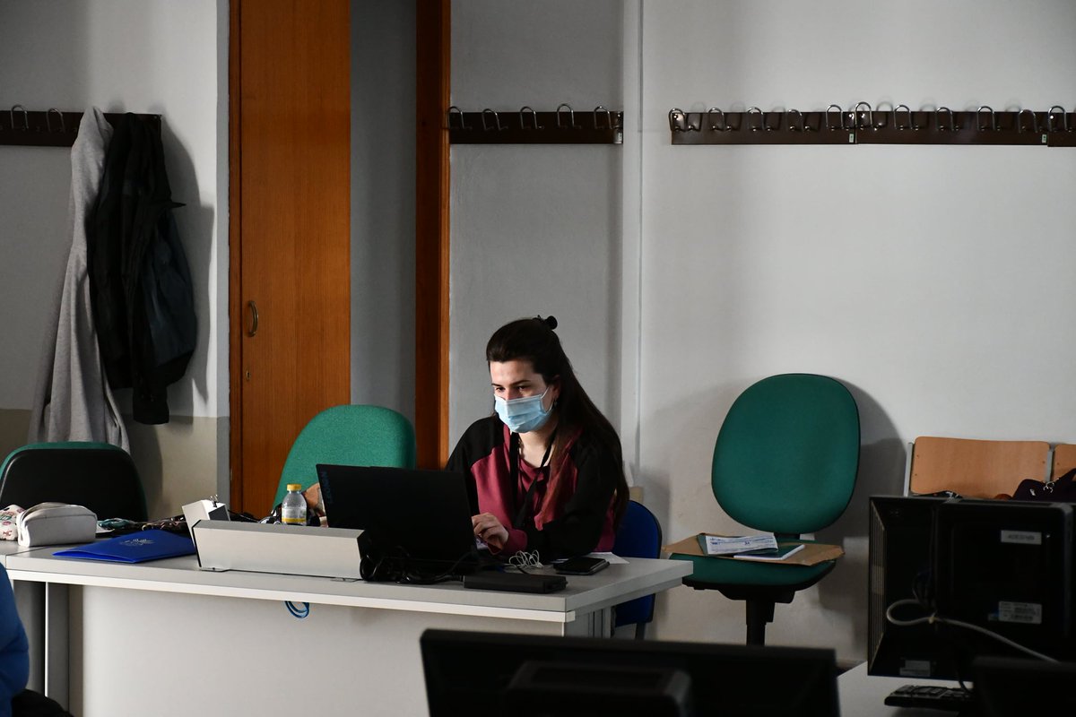 HumanidadesC's tweet photo. La segunda parte de la jornada corrió a cargo de la Dra. Elena Cabrera: Técnicas digitales para la virtualización y la difusión del Patrimonio. https://t.co/HnGeqCMJsA