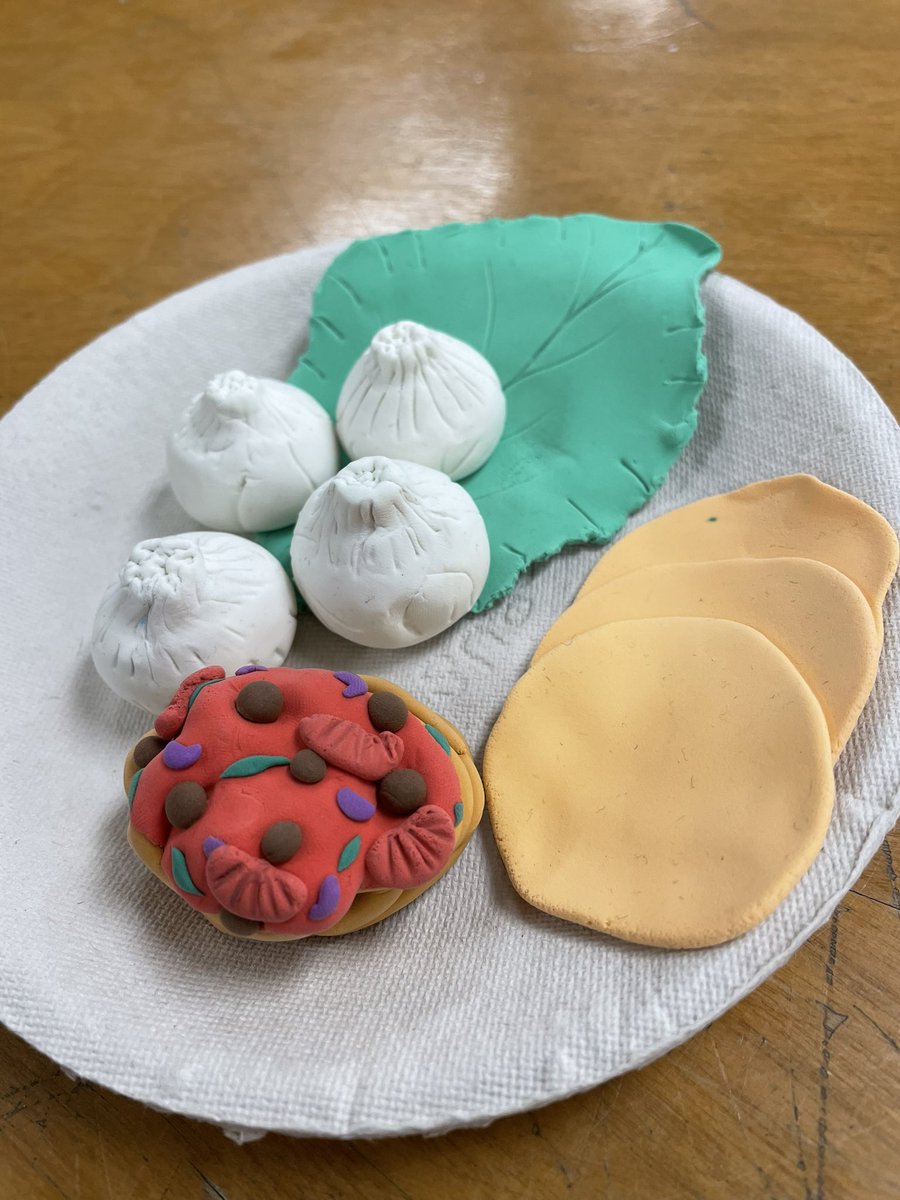 mwilliamson10's tweet photo. 7/8W created beautiful and realistic food sculptures using @crayola model magic, creativity and patience @RosevillePSWind https://t.co/swGg3VWwQo