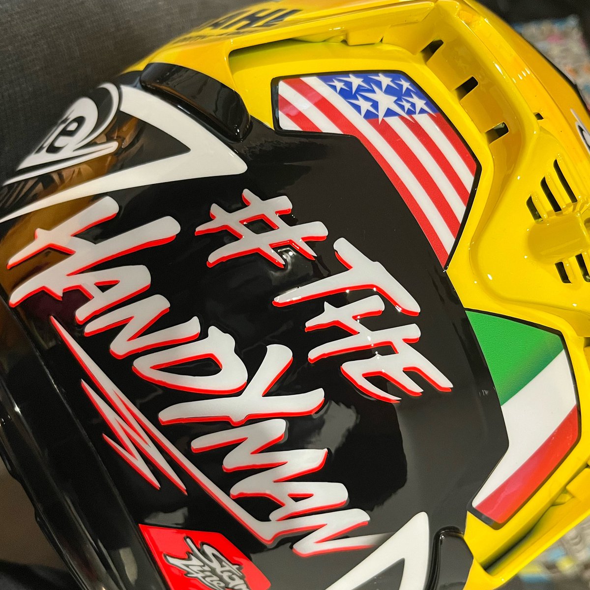 Petrux9's tweet photo. Who’s The Handyman? And why? 🤔
Chi è il tuttofare? E perché? 🤗
#thehandyman 
•
•
Graphics by Starline Designers
•
•
@ducaticorse @hsbk1 @NAWarhorse @nolan_group @REVIT @formabootsusa @kyrrexexchange @oakley @motoamerica #ducati #ducatinewyork #warhorse https://t.co/jucP8lqexN