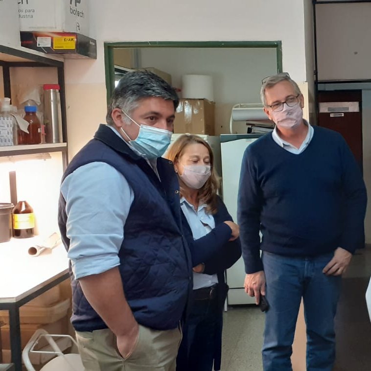 intaCIAP's tweet photo. Ahora en el @intaCIAP
El presidente del @intaargentina, el Ing. Agr. Mariano Garmendia, visita laboratorios y conversa con nuestros directores e  investigadores.
#ciencia 
#investigación https://t.co/OGsiR5YQkO