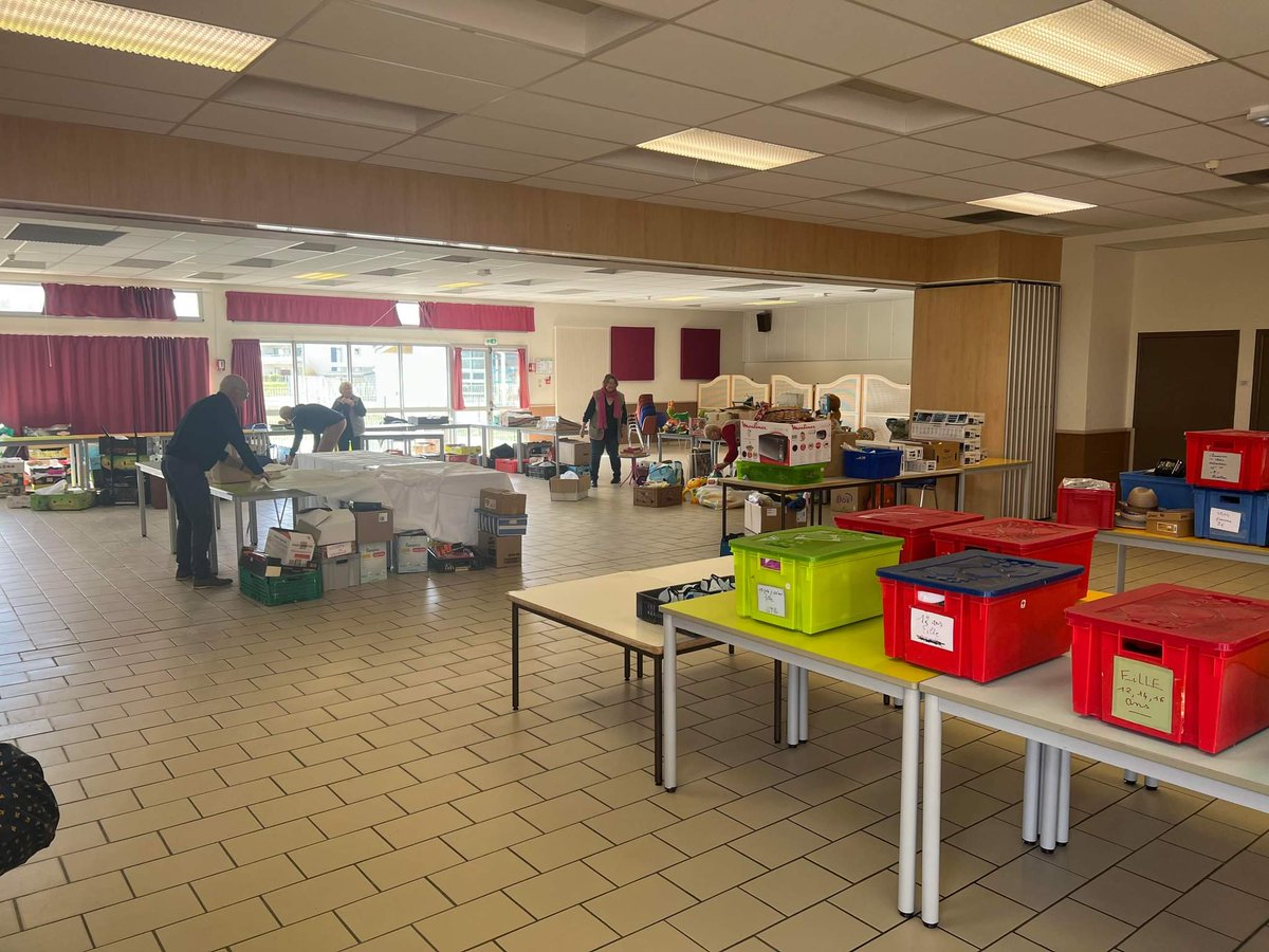 CRFLorient's tweet photo. Vente au déballage

➡️ Salle Queffelec à Riantec
➡️ Samedi 2 avril de 10h00 à 18h00
➡️ Dimanche 3 avril de 10h00 à 17h00

Venez nombreux faire de bonnes affaires à petits prix

#croixrougefrancaise
#lorientagglomeration
#braderie
#riantec https://t.co/l1kM4N7c5I