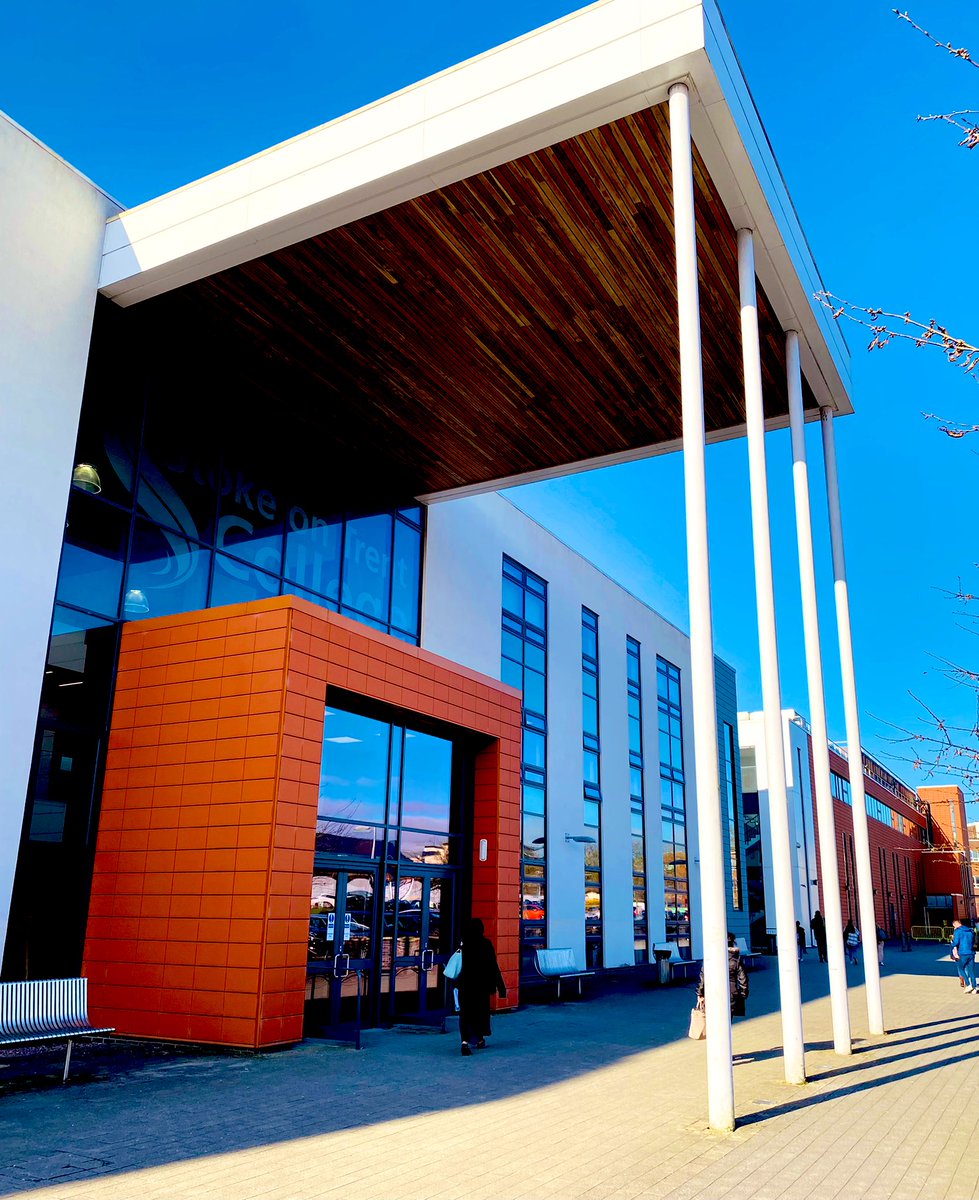 2_engage's tweet image. Thank you for having us @SOTCollege &amp;amp; @Higher_Horizons. We’ve had a blast. The students contributed in so many ways this week. Stories and situations shared, laughs and some serious conversations about resilience and thought-traps. #backtoOURfuture #happyfriday