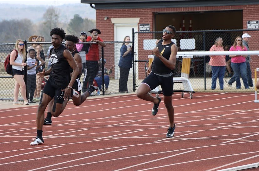KendricC221's tweet photo. Over the past couple of meets I’ve been improving my times with a new Pr 43.0s 300Hurdles ranking me up to 11th in 6A and 24th in state. Working to improve my craft the next meets. #trackandfield @Coach_WrightJ @SacKenny @TroyTrojansTFXC @UWGTrack @umobiletrack_xc @ChargerTf https://t.co/7eG9AncIcW