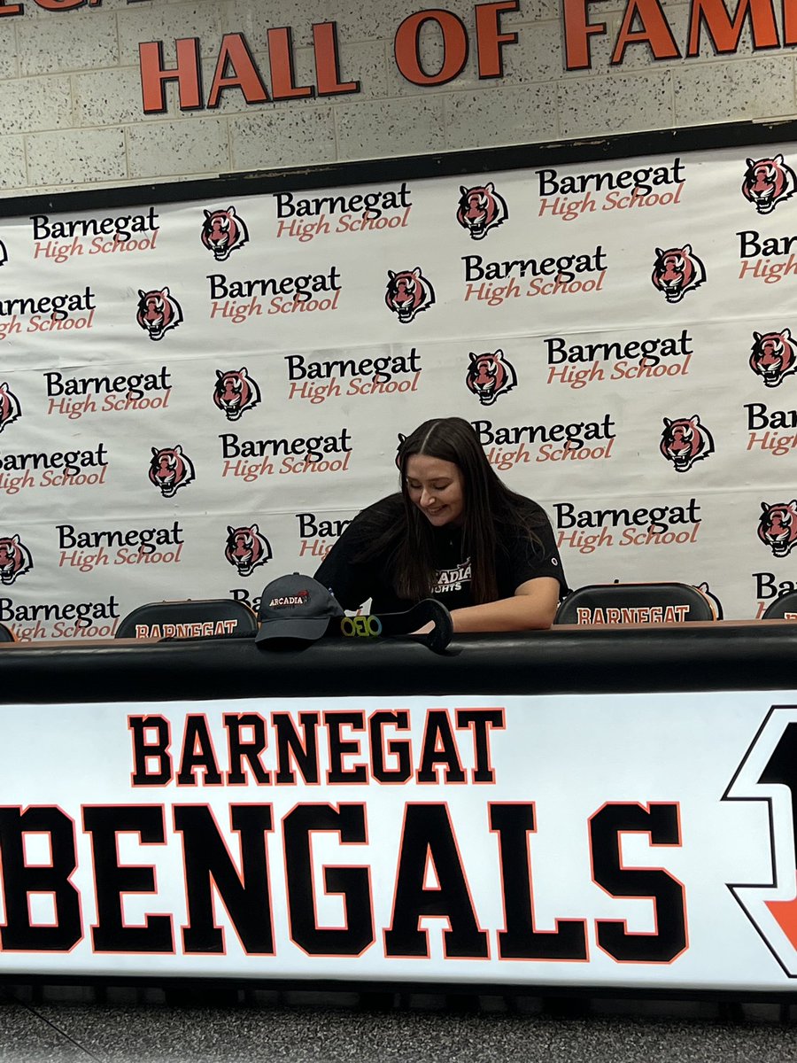 Congratulations Madison Kubicz, who will be continuing her academic and athletic career at Arcadia University this fall! 🏑