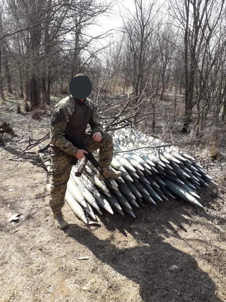 WhiteMarchINT's tweet photo. Look: Ukrainian troops captured a BM-21 "Grad" Multiple rocket launcher and about 70 shells.

#Ukraine #Russia https://t.co/0ZEi3BZy7r