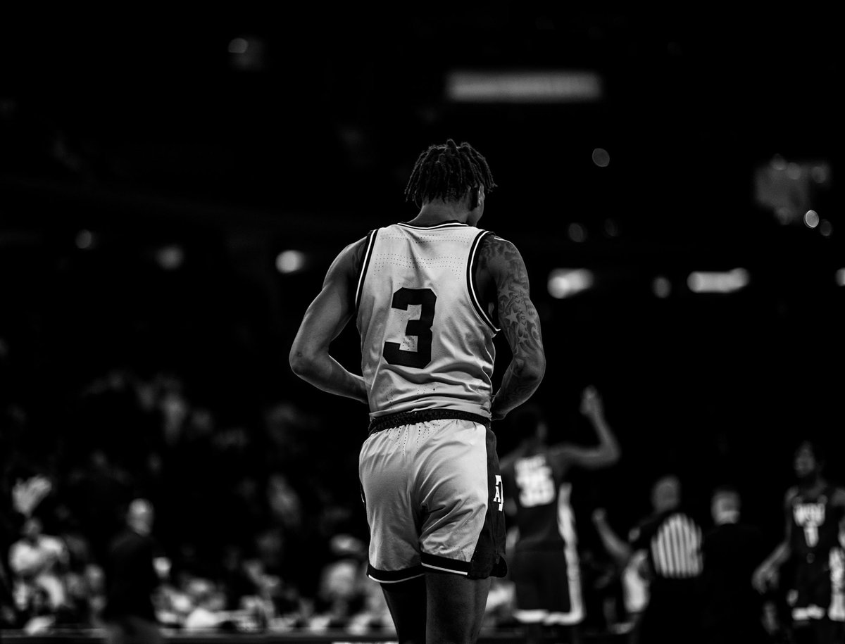 _flyguyq's tweet photo. 3 Out🤞🏾💙 https://t.co/L1cdaB6Ved