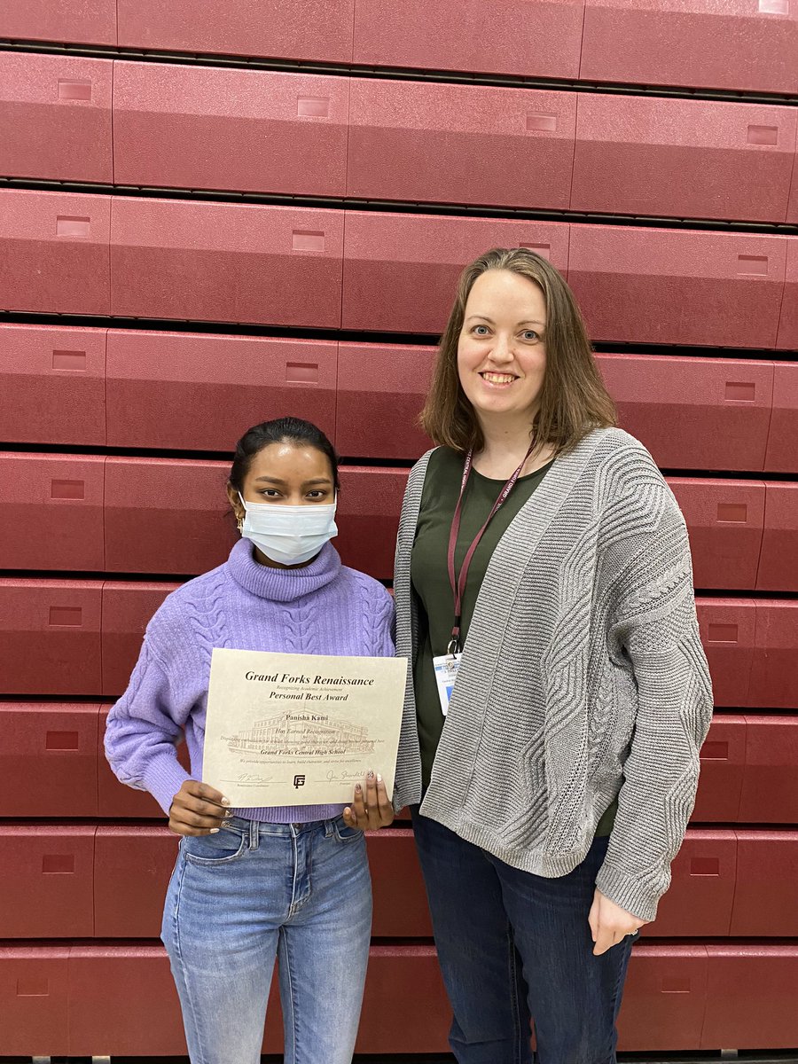 MsHellyersClass's tweet photo. Happy to support my student for the Personal Best Award! @GFC_Activities @GFSchools #OnwardCentral https://t.co/fSjyvvmxfI
