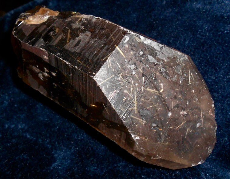 RockLadyRocks's tweet photo. 25% off orders plus free shipping in the USA at my etsy shop: #RUTILATED SMOKY QUARTZ Crystal*5 inch X 2*Morion Quartz & #VenusHair Stone*Natural, Not Polished*1970s Brazil #crystals #rutilatedquartz https://t.co/l9jzbINaXU https://t.co/lTcY5G4Ok0