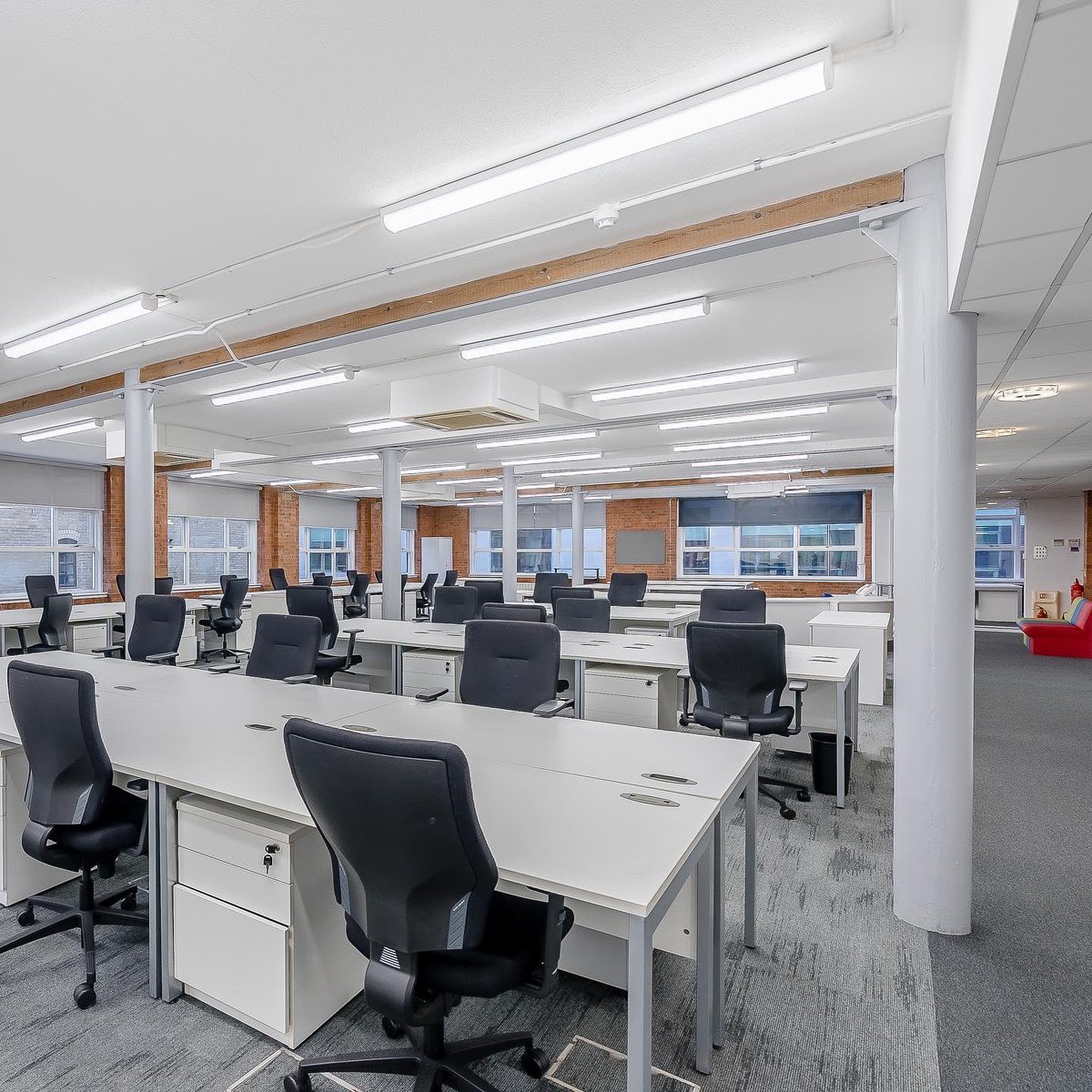 _SouthwarkIntro's tweet photo. Available now: #Workspace at #Shand House

▫️3,762 sq ft of 2nd floor #offices
▫️Prime #LondonBridge location
▫️Fully fitted out
▫️Converted characterful former warehouse 

Visit https://t.co/E9OiA0Knkg to find out more or contact @BNPPRE_UK directly 📩 https://t.co/xbRsE1eEaH