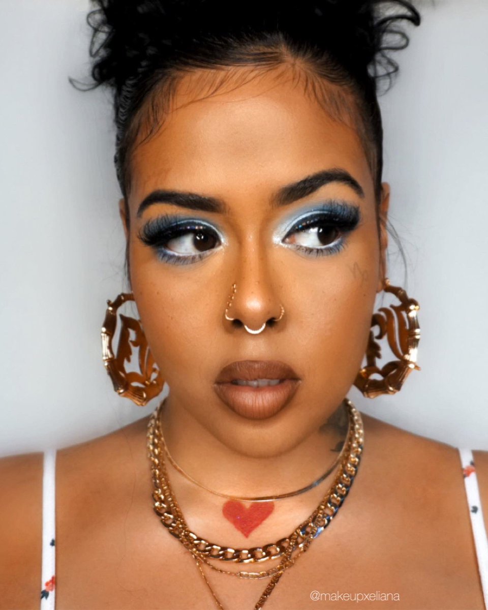 ElianaAnswers's tweet photo. They see me doing good… now it’s just hard to diss me 😌🤌🏾 baby blue 🪺🦋 

Look inspired by my nails @fluffypotatocollection April Flowers 
Available now https://t.co/YbToBcNlKf 🛍 

Shirt &amp; Earrings @sheinofficial 
@ABHcosmetics 
@MorpheBrushes 
@TooFaced 
@MACcosmetics https://t.co/KL7lJp0csF