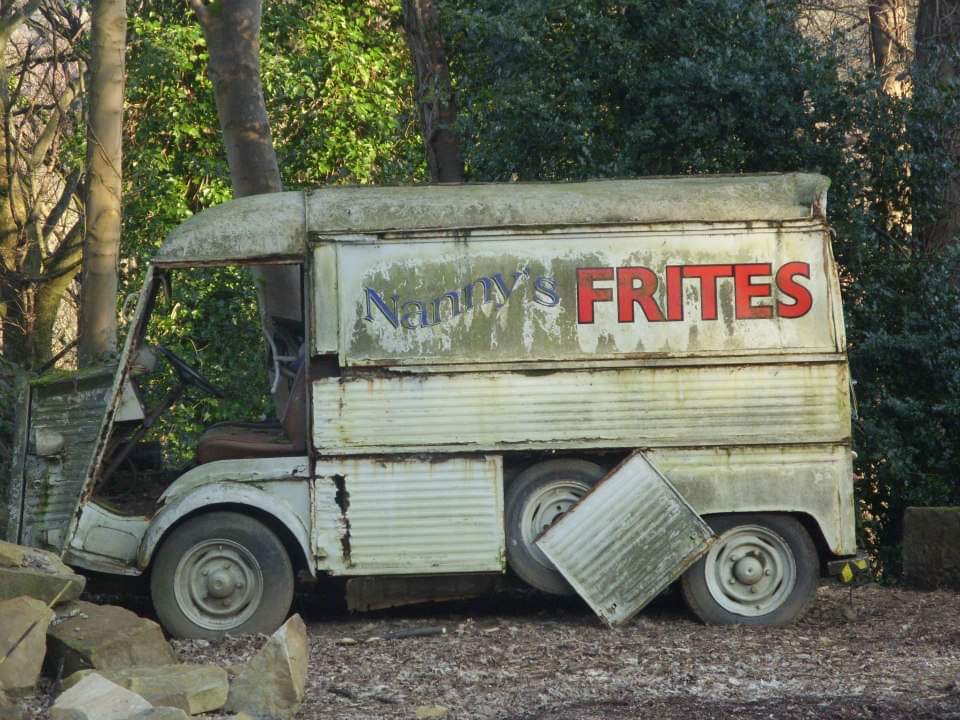 AbandonedHourly's tweet image. Decrepit food van, Sheffield UK (OC) - #Decrepit #food #Sheffield #Van