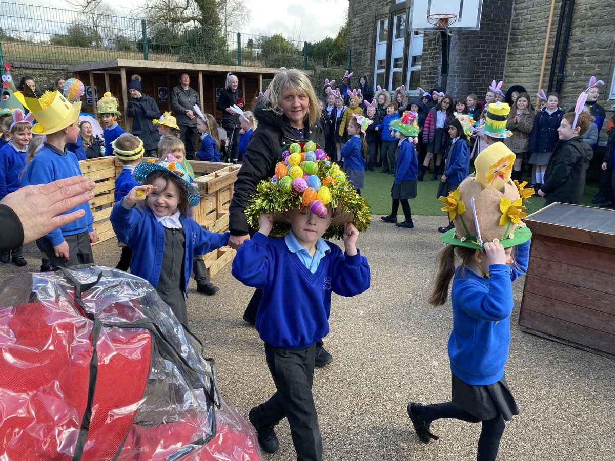 BlackoPrimary's tweet photo. Our traditional bonnet parade is back!
We had a wonderful afternoon with our parents and families celebrating the end of term and Easter with a bake sale and bonnet parade! Don't they all look fabulous 🐣 #easter #bonnetparade #funtimes @ThePENNiNETrust https://t.co/obcHcxSxPY
