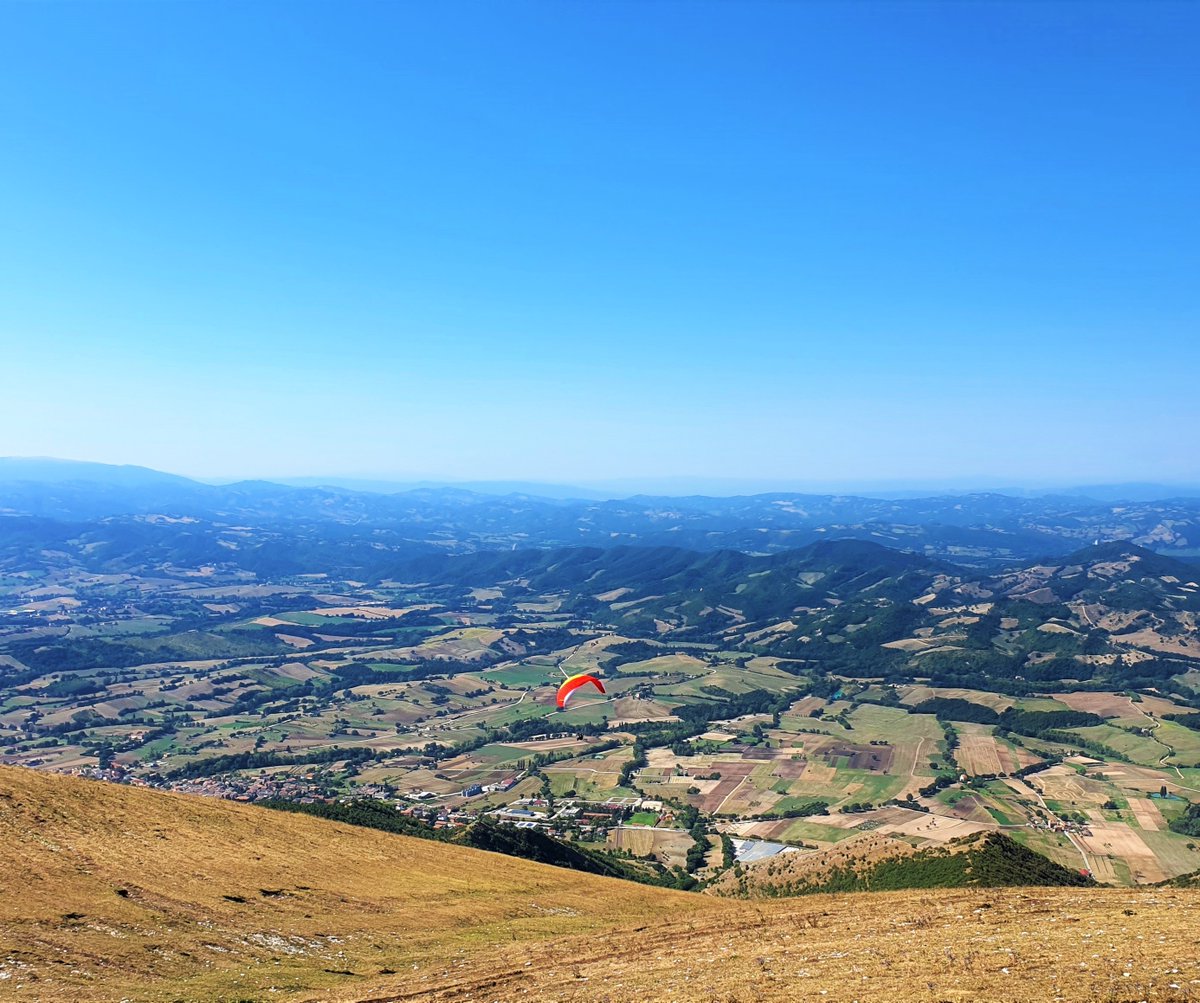 emispherium's tweet photo. 202204010001
🇮🇹 Summer 2020

Follow us: @emispherium
Tag: #emispherium 

#italia #italy #montecucco #umbria #perugia 
#mountains #panorama #landscape #paragliding #skyscape
#trekking #nature #travel ​#summer #goodday #bestpic #photographer https://t.co/2qzU3hLDxH