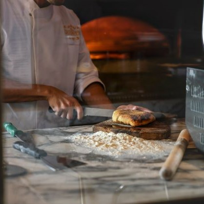 Serving you our bruschetta with home made crispy fresh bread topped with organic tomatoes just for you to enjoy🍅✨

نقدم لكم بروشيتا الخاصة بنا مع الخبز الطازج المقرمش المصنوع منزليًا والمغطى بالطماطم العضوية فقط لتستمتعوا به🍅✨
#شيكتي#الرياض#جدة#Cicchetti#Riyadh#Jeddah#Organic
