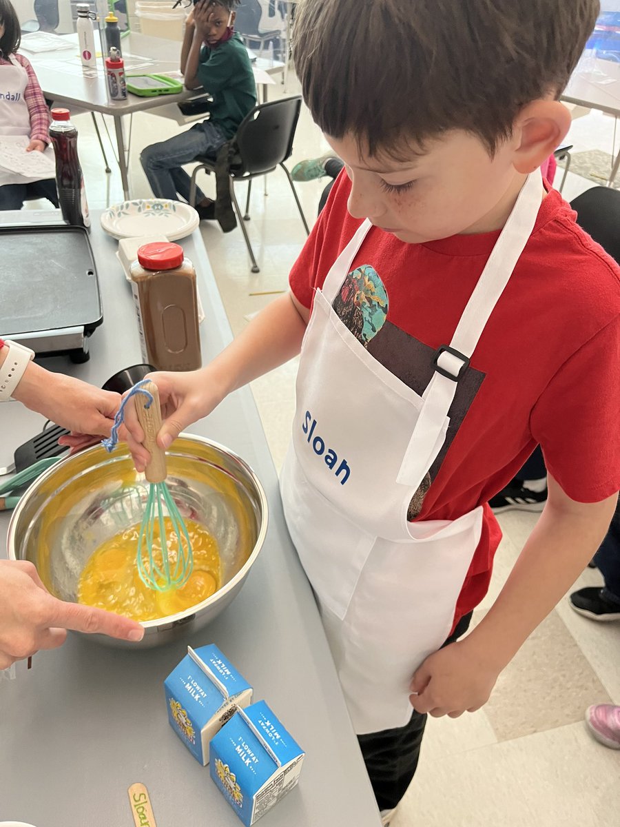mrsemcquade's tweet photo. It’s Fun Food Friday in Rm 407 and today we made French toast! It was my first time eating or making the famous breakfast food. Thanks to our #griddlemaster Parker for his help! #MrsMcQuadesStars #frenchtoast #funfoodfriday @CamilleKR6 #UnifiedBuddies https://t.co/9auj47iYhH