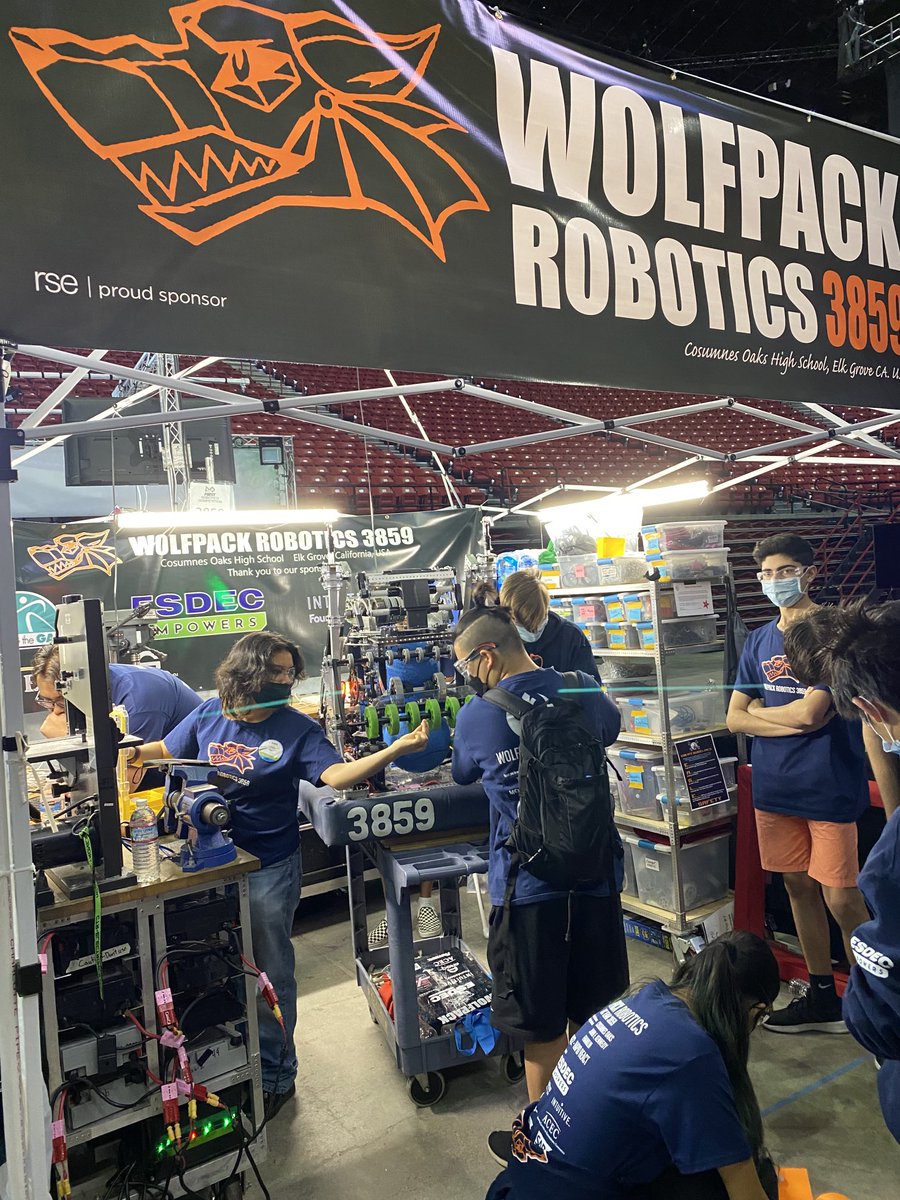 Ready! #vivalasvegas #omgrobots #weareCO