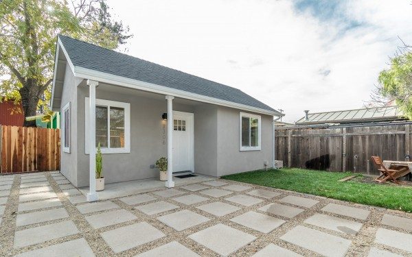 DustinMPeyser's tweet photo. For more renters, ADUs are becoming a viable option https://t.co/ck7dG9pL09 #accessorydwellingunits #adus #grannyflats https://t.co/KO136Aj4Px