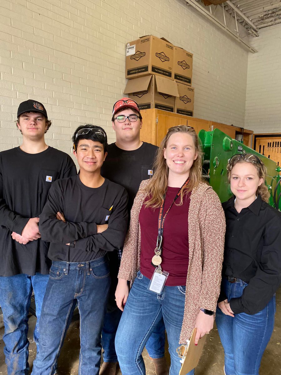 KettleRunNews's tweet photo. Kettle Run Small Engine Trouble Shooting and Tractor Trouble Shooting teams competed at Federation Contest on 3/30
Congrats to Shaun Smoot and Hayley Joy on Small Engine, and Seth Yankey and Casey Gray on Tractor Trouble for placing first and advancing to area competition on 4/8! https://t.co/ITrLzWeTIv