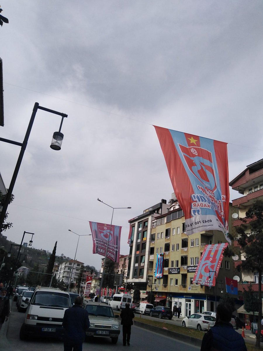 ZuhalAy61's tweet photo. https://t.co/LusauwdGrN
Şehrimde sanki bayram var şimdiden, şampiyon olursak kimbilir ne olacak?
#YanYana
Gezerken bile heyecan duyuyor insan.
#Trabzonspor
#osenebusene
Bundan sonra,
#Hersene
İnşallah.... https://t.co/0kiH8oXfVf