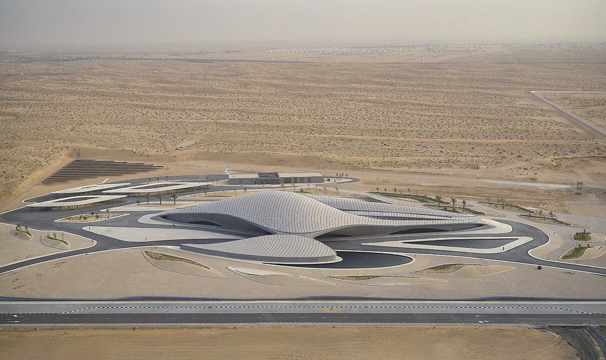 Zaha Hadid Architects <a href="/ZHA_News/">Zaha Hadid</a> completes Bee‘ah HQ in Sharjah with dune-shaped volumes blended into desert: worldarchitecture.org/architecture-n… #architecture