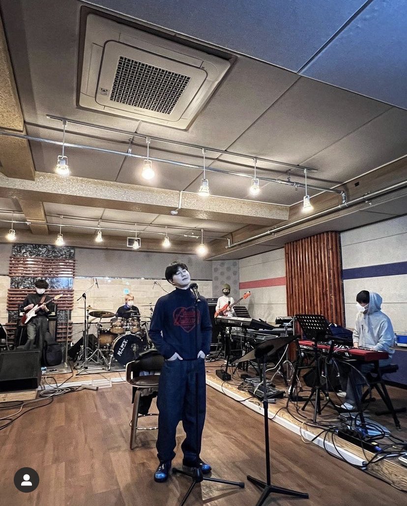 suhostream's tweet photo. [#IG] Nova atualização do SUHO na sua conta do Instagram 

“SB”
🔗 https://t.co/AWDR9e2ASS 

🐰🤍: Comentem, curtam e compartilhem!
 #엑소 #수호 #EXO @weareoneEXO https://t.co/6SRWhFQS0I