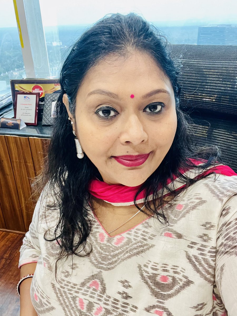 CSSunitaM's tweet photo. Proud to be Odia and wear Odisha handloom #bandeutkalajanani Utkal dibasa ra subecha🙏 https://t.co/DzB3WXkSRM
