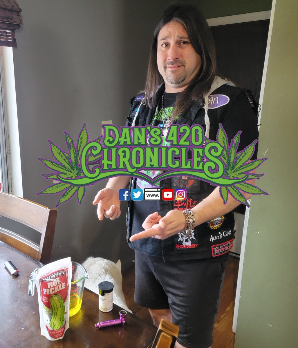 dan_chronicles's tweet photo. I got a few more #SpicyPicklePipe pics to share from last weeks #Dans420Chronicles #420Video 😂😂 What did you all think of that video? 😂https://t.co/ig1lAo6NIt
please take a moment and like and leave your comments if you haven't already! Thank you #StonerFam for the support! https://t.co/pJ1Vrq4QuT