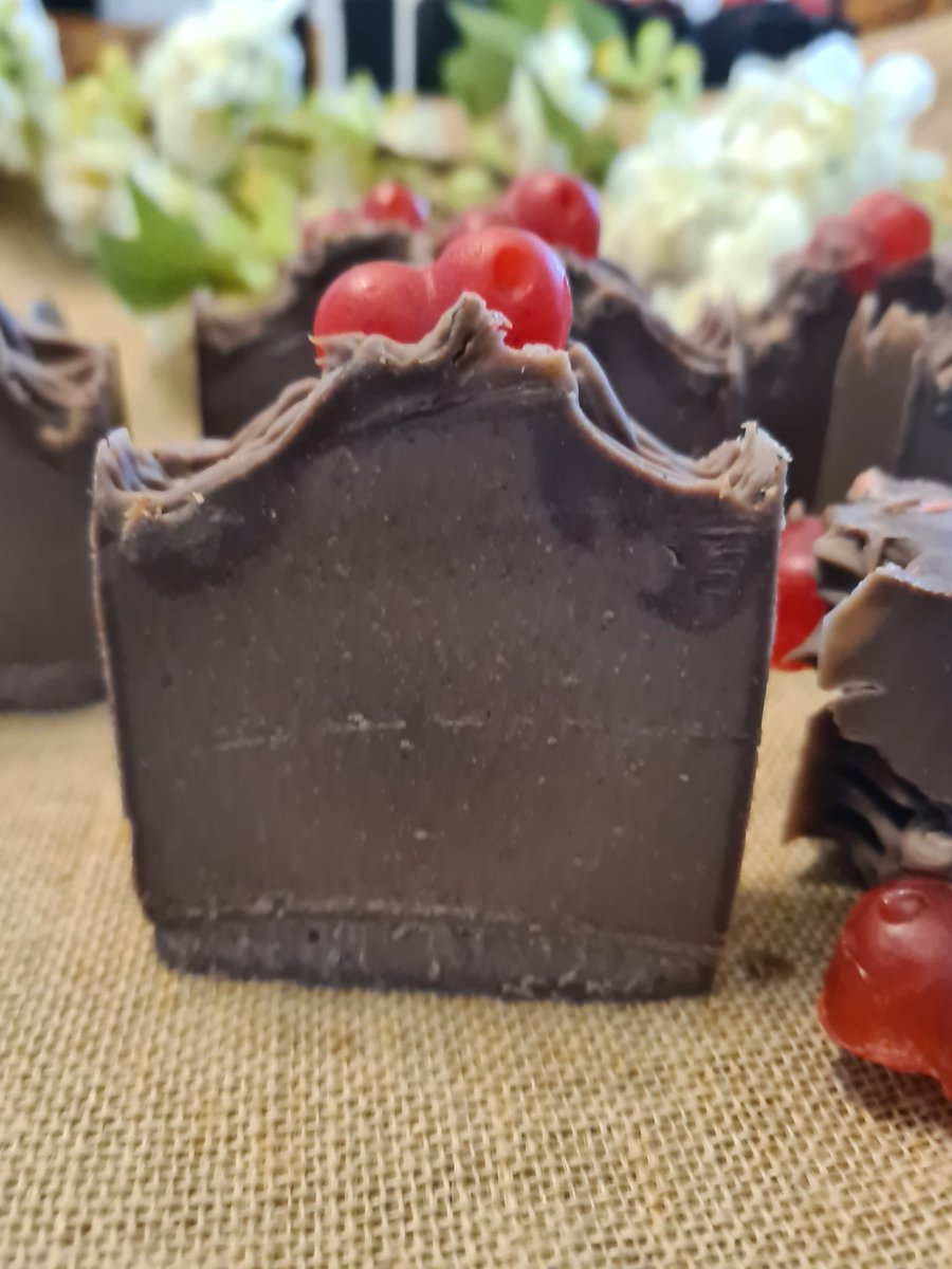 ShradhaHandmade's tweet photo. Chocolate Cold Process Soap Bar 🧼 
#shradhahandmade #chocolate #coldprocesssoap #NaturalBeauty #handmadesoaps #bathandbody #naturalskincare #allnaturalproducts #chemicalfree #loveyourskin #womenentrepreneurs #supportsmallbusiness #MakeInIndia #smallbusiness #skincare https://t.co/55FFqsm6A3