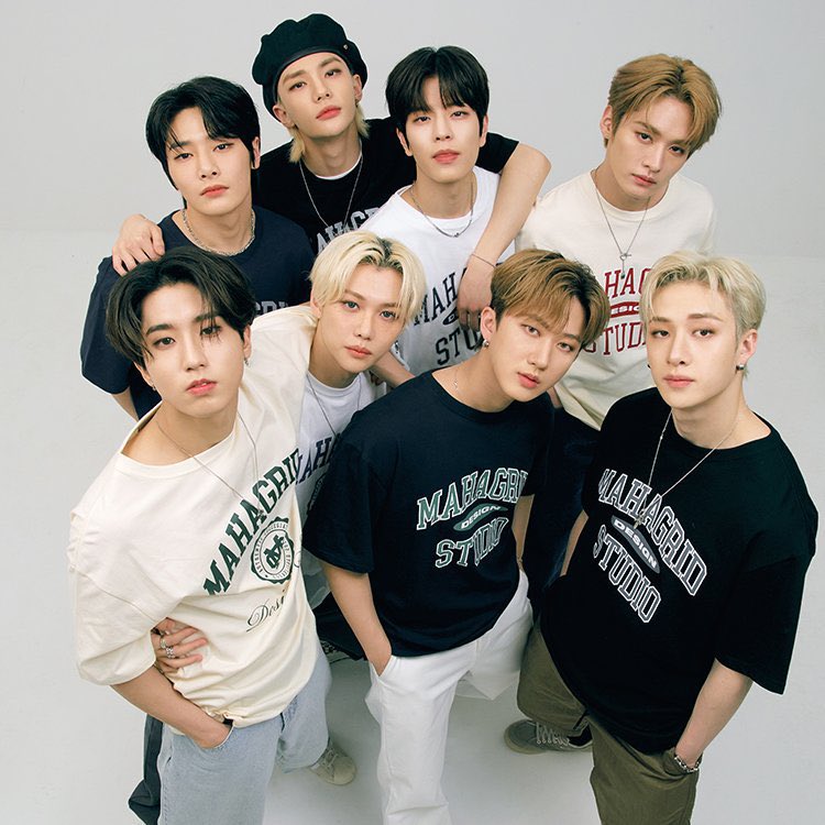 thestorykids's tweet photo. -tsk pgn tshirt mahagrid x skz tapi bingung mending yg dipake bias (chan) atau beli yg desainnya aku suka ya (changbin)... budgetku cuma utk satu jadi BINGUNG BANGET https://t.co/N0i4rONjEL