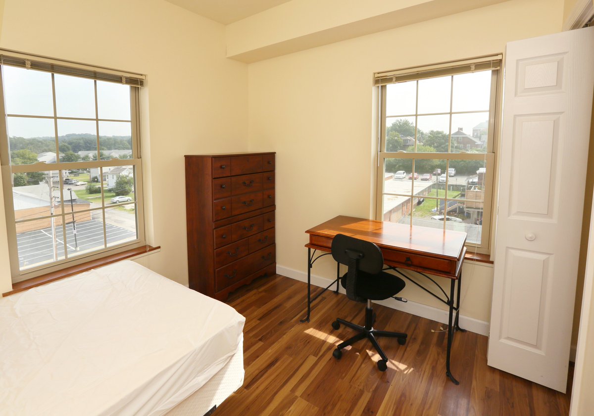PhillySquare's tweet photo. Make off-campus apartment hunting easy, schedule a tour with #phillysquare. We offer locations that feature 1 to 4 bedrooms. So whether you’re trying the whole living on your own or trying to room with all your friends, we have you covered! https://t.co/ri4RVPolMm