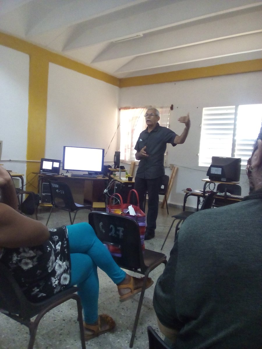 #CubaMined #EducaciónMayabeque #EducaciónSanJose Participan profesores del IPOL Eduardo Solís Renté en Evento Municipal de Tecnología Educativa, en el que presentaron dos trabajos que muestran la importancia de la vinculación de las TIC en el proceso de enseñanza aprendizaje.