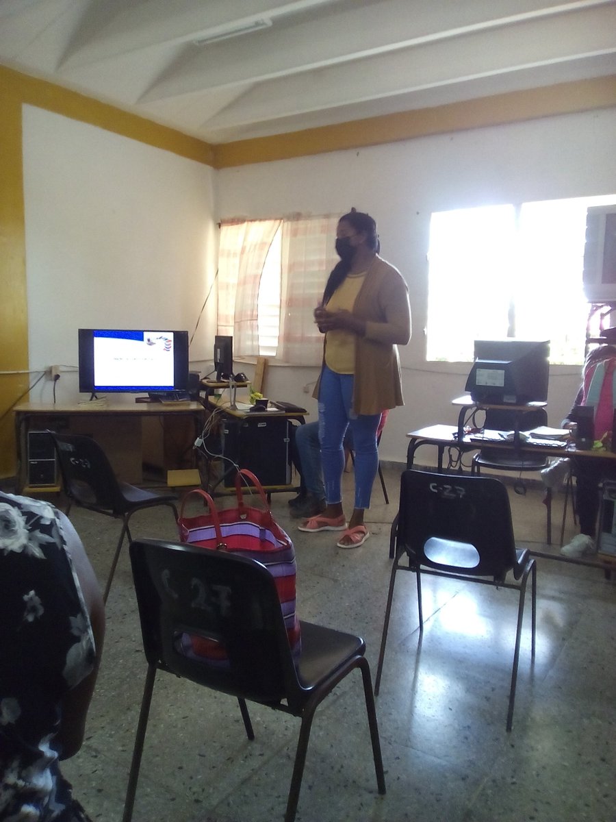 InstitutoRente's tweet photo. #CubaMined #EducaciónMayabeque #EducaciónSanJose Participan profesores del IPOL Eduardo Solís Renté en Evento Municipal de Tecnología Educativa, en el que presentaron dos trabajos que muestran la importancia de la vinculación de las TIC en el proceso de enseñanza aprendizaje. https://t.co/YVhZrtLj8K