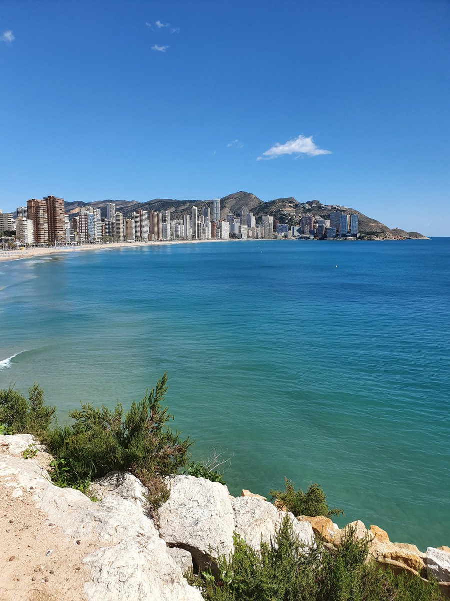 Laurapianist1's tweet photo. Ancora contrasti, Benidorm https://t.co/naeyG29bYs