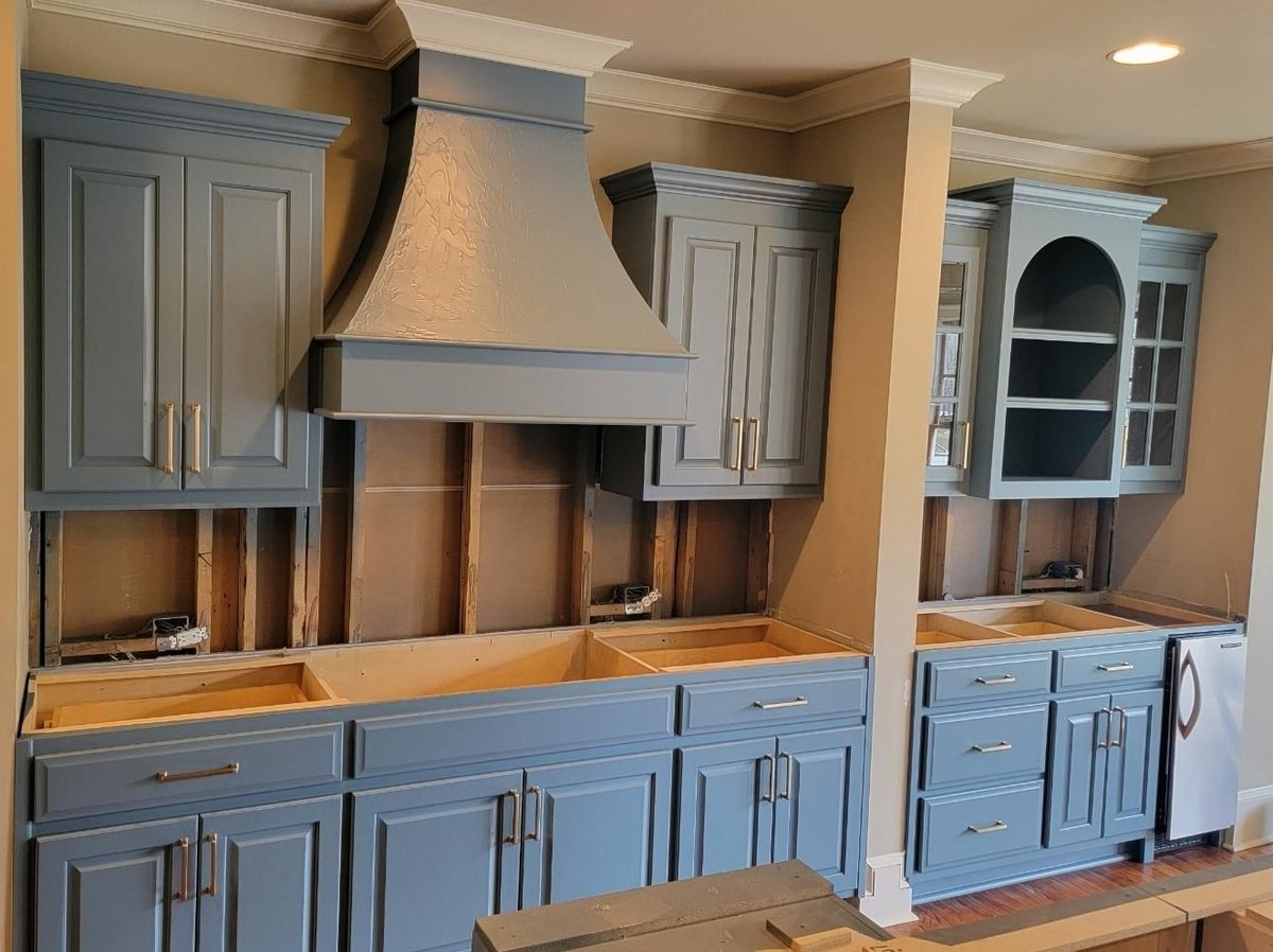 CCFFcompany's tweet photo. Blue! It's what's trending in the kitchen and bath world. Here is one we are wrapping up this week.
#colors#blue
#creativecabinetsff #creativecabinets #kitchenandbath #refinishing #remodeling #refacing #marietta #ccff #home #design #atl #atlanta #interiordesign https://t.co/76bczMIZUG