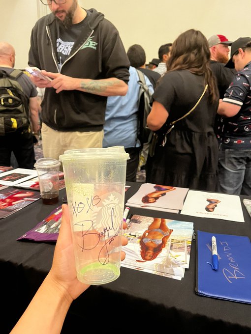 My Starbucks match cup signed at Wrestlecon only $50 bucks. Come and get it. https://t.co/bhdav17Ims
