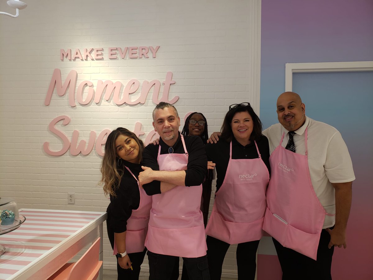nectarlifeusa's tweet photo. Mall of America we are so happy to be here.
Our newest and BIGGEST store is now open and bursting with color, swoon-worthy treats, plus full of smiling faces to make your day. We’re thrilled to invite you to be one of the first to come to visit Mall of America! #mallofamerica https://t.co/QK658IuJT0