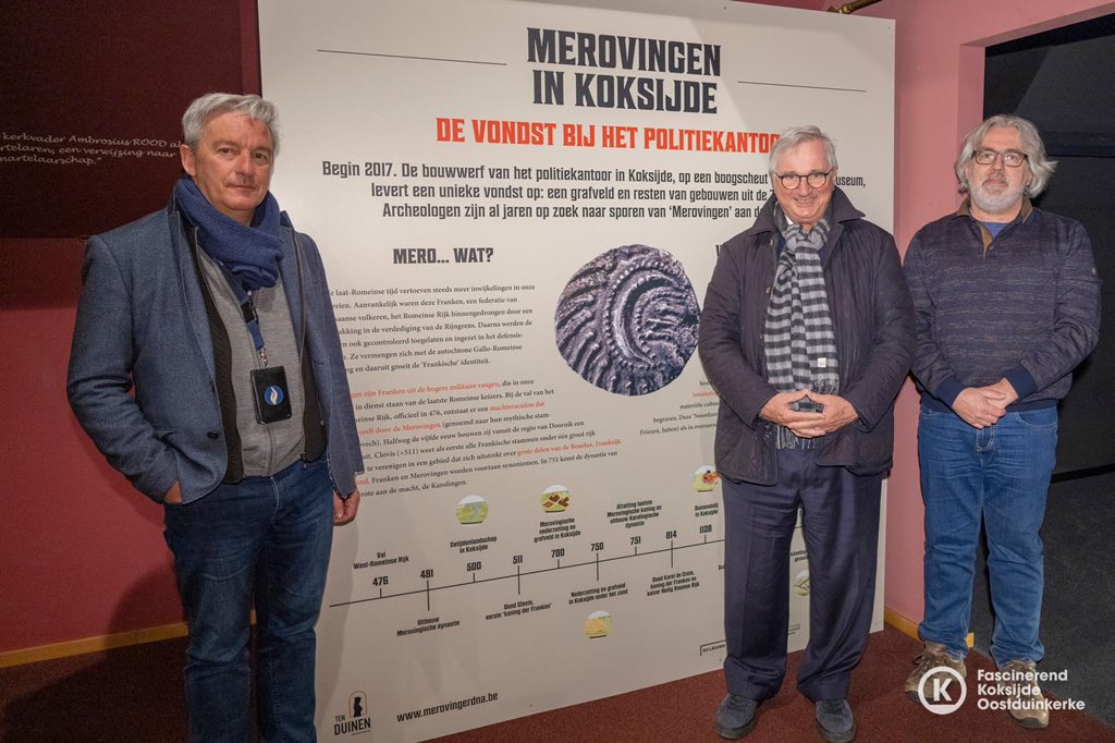 pzwestkust's tweet photo. In 2017 vonden archeologen een grafveld &amp; restanten van oude gebouwen van de #Merovingen op de toenmalige #bouwwerf van ons centraal #politiehuis.👷‍♂️Vandaag overhandigden we het archeologisch ensemble aan @gem_Koksijde. Meer weten? https://t.co/6ldGtsQJ3o (📷foto’s gem. Koksijde) https://t.co/daggWJsFUq