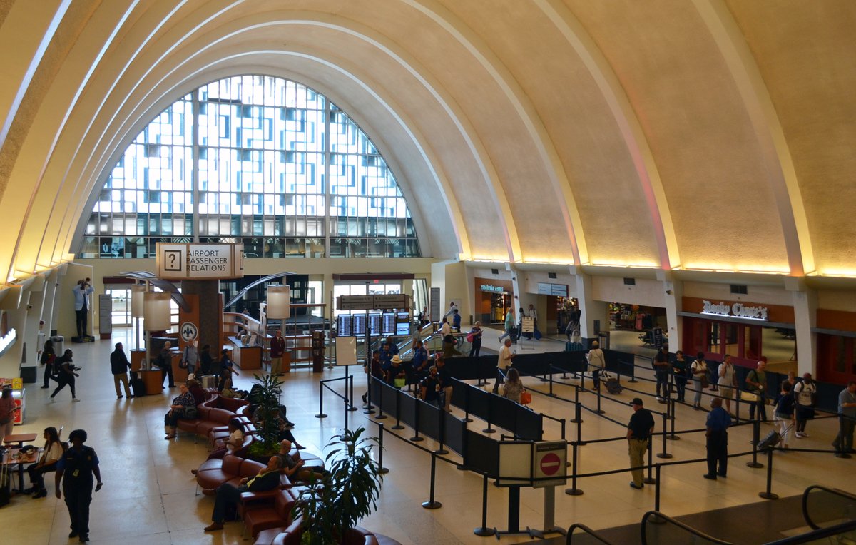 flyneworleans's tweet image. UPDATE: The Louis Armstrong International Airport has announced its decision to move operations back to the old terminal just two years after opening the new, modernized $1 billion terminal facility. (1/2)
