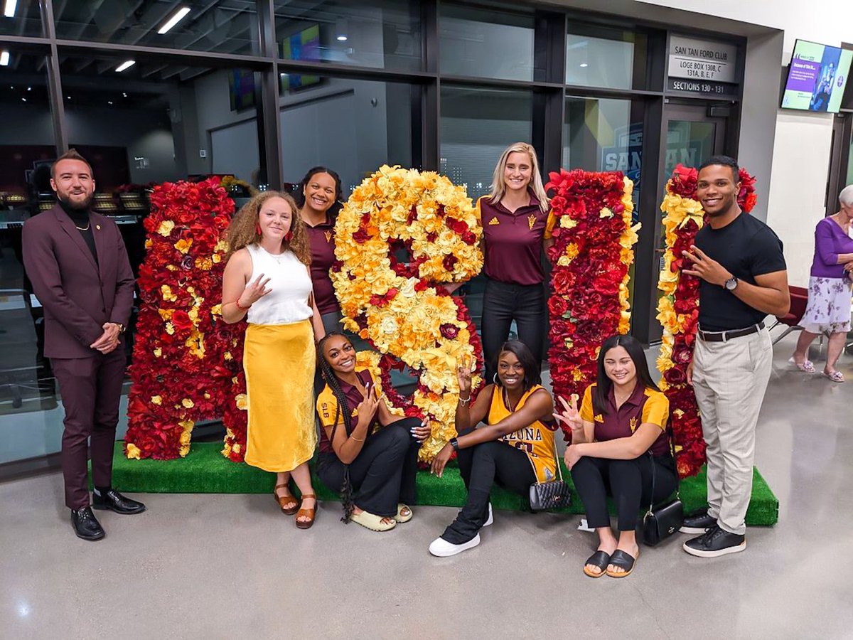 SeligSLB's tweet photo. The SLB team at the Wings of Gold Celebration last night 🔱 Such a great opportunity to honor female student-athletes at @TheSunDevils. 💪🏼 
 
#ForksUp #WingsofGold #SeligSLB https://t.co/TydbQk9FhB