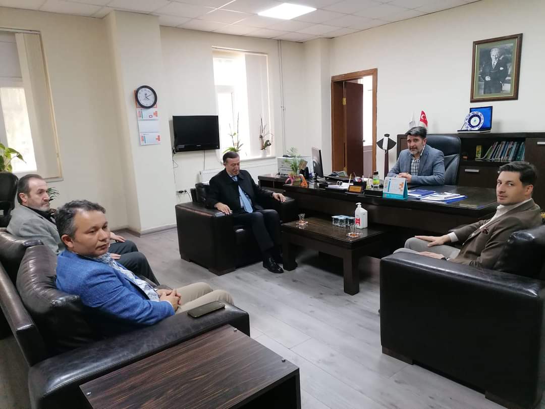 AKsamet54's tweet photo. Önceki dönem Bilim, Sanayi ve Teknoloji Bakan Yardımcımız Sn. Hasan Ali Çelik, Hendek ilçemizde İlçe başkanımız Sn. Hasan Serdar Baykal ile  ziyaretlerde bulundu. https://t.co/Y6pOHH9ySR
