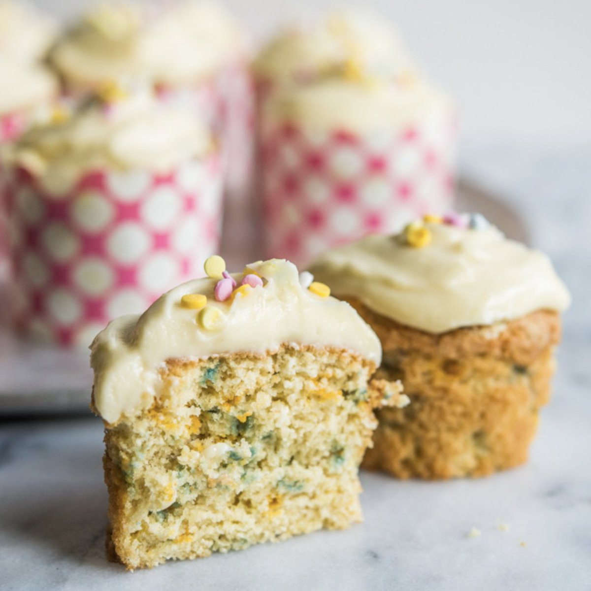 Sweet springy cupcakes, made with India Tree Nature's Colors Sprinkles. Thank you for the shout out, <a href="/FedandFit/">Fed & Fit</a> .

fedandfit.com/gluten-free-fu…