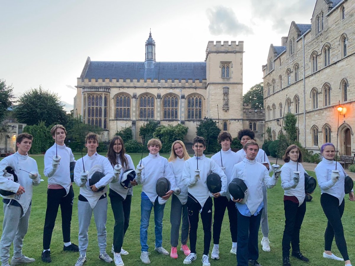 OxbridgeByWS's tweet photo. Fencers don't mess around. They get straight to the point. ⚔️ 😅 #FencePuns 

📸 The Oxford Tradition, 2021 🇬🇧 

#Oxbridgeprograms #OxTrad https://t.co/oNk7hFGt11