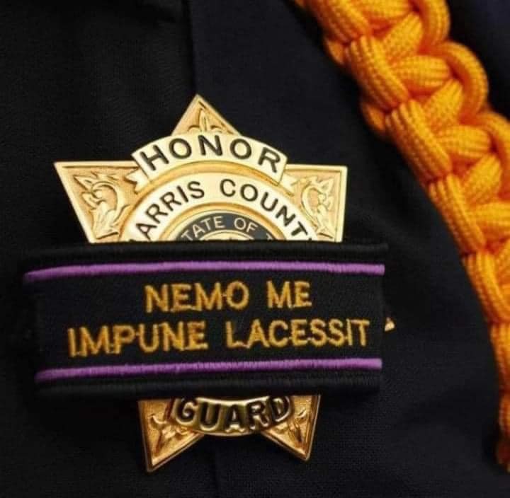 JVPD_Police's tweet photo. Our condolences to the family and friends of Deputy Darren Almendarez. 
Deputy Almendarez was off duty and leaving a grocery store when he confronted thieves attempting to steal the catalytic converter off his vehicle. He was shot  and succumbed to his injuries @HCSOTexas https://t.co/xAXifThNlC