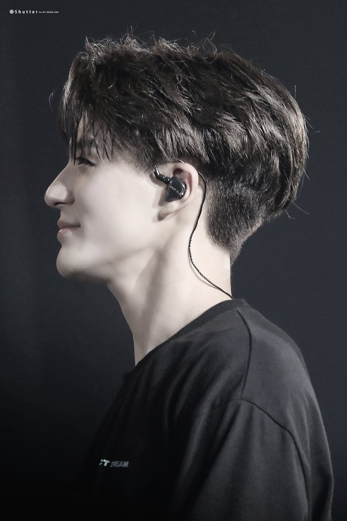 𝐁𝐫𝐨𝐤𝐞𝐧 𝐏𝐚𝐫𝐭𝐬

"Bisakah aku menata kembali bagian yang telah rusak itu?" 

Jung Jaehyun x OC ft Lee Jeno AU
— by simoodyan, 2022